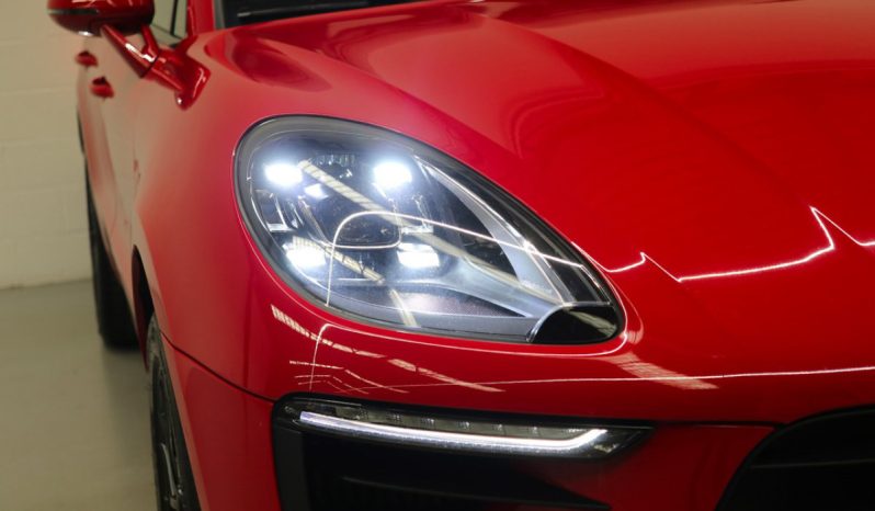 
								PORSCHE MACAN GTS full									